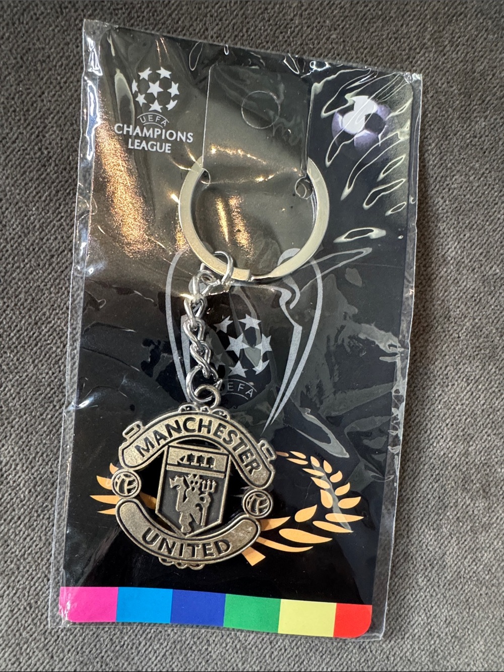 Manchester United Club Crest Metal Keychain Key Ring with Black Detailing NEW